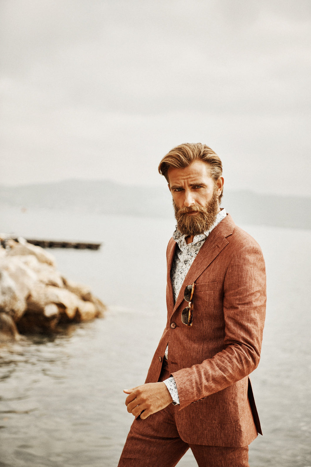 Earthy red linen suit in slim fit